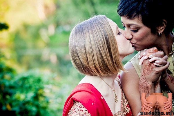 weddings wedding kiss england indian studios